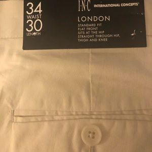 Men’s khakis pants